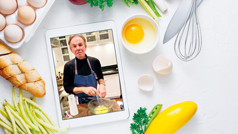 旗下餐館共有7顆米其林星星的美國名廚湯瑪斯．凱勒不定期上傳烹飪教學影片，讓大家能輕易上手。